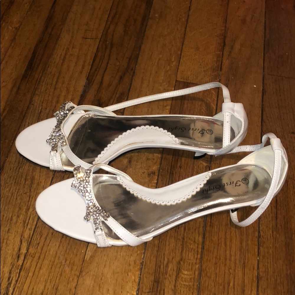 Size 8 1/2 White Ribbon Heel
